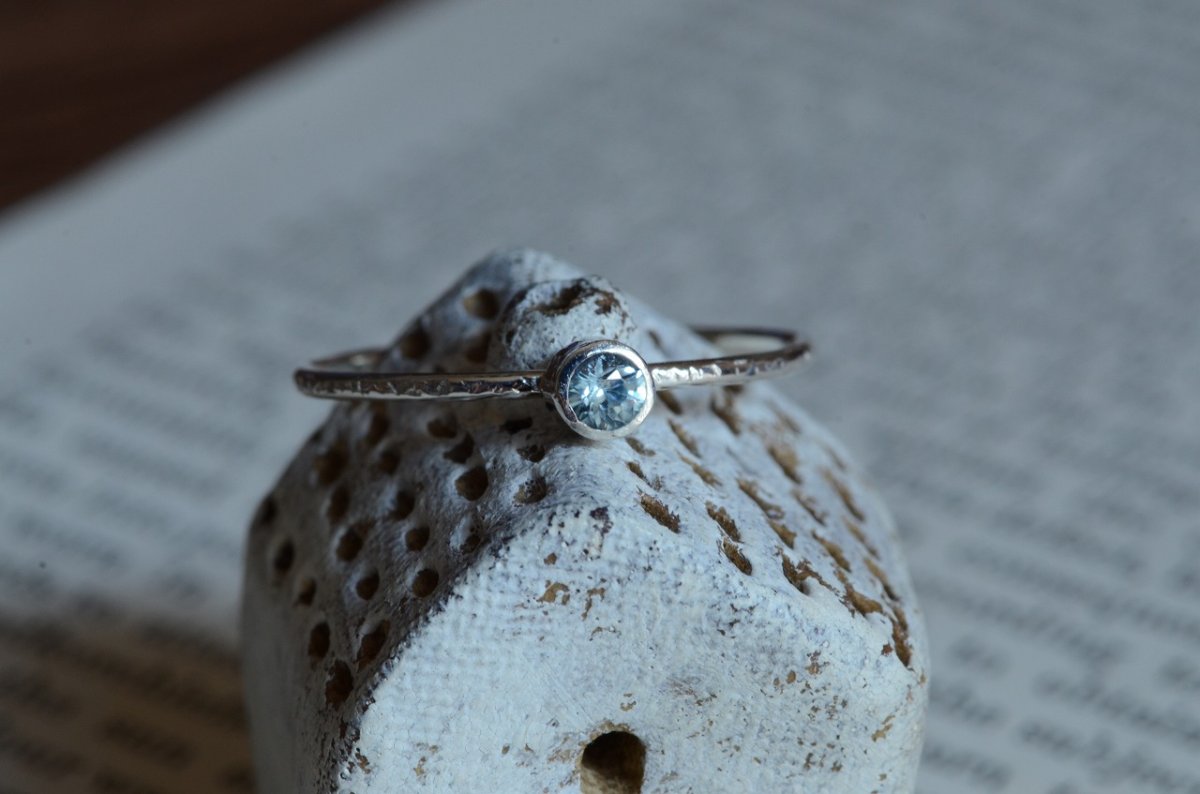 画像4: 小さく輝く物語〜ブルージルコン〜 (4)