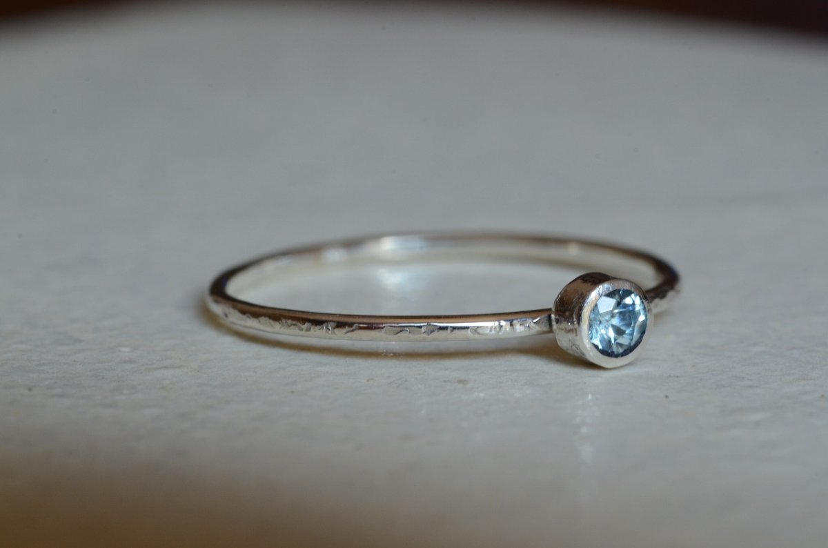 画像3: 小さく輝く物語〜ブルージルコン〜 (3)